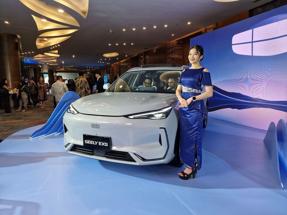 Harga Geely EX5 Diumumkan di IIMS 2025, Para Pembeli Pertama Dapat Unit Buatan China