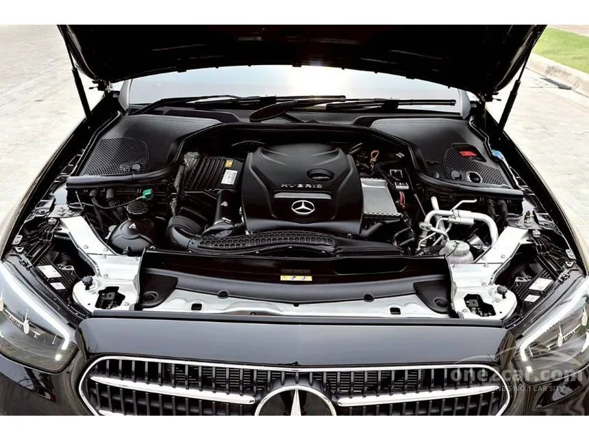 2022 Mercedes-Benz E300 e Avantgarde Sedan