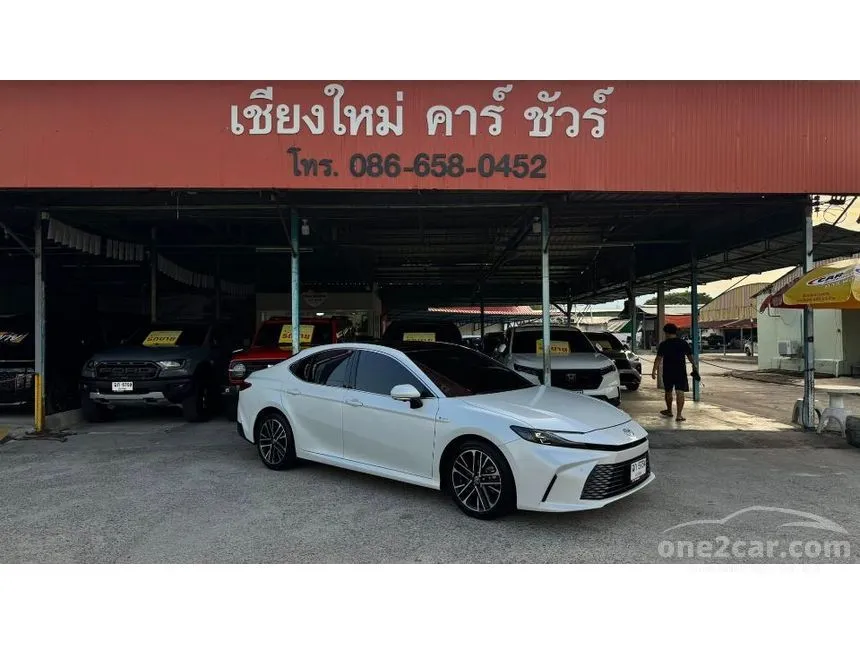 2025 Toyota CAMRY HEV Premium Luxury Sedan