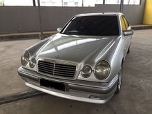 1996 Mercedes-Benz E320 3.2 W124 3.2 L6 Automatic Sedan