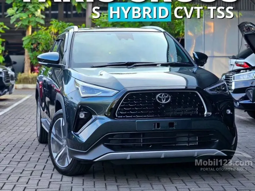 Jual Mobil Toyota Yaris Cross 2025 S HV with GR Parts Aero Pkg(Prem Clr) 1.5 di DKI Jakarta Automatic SUV Hijau Rp 320.000.000