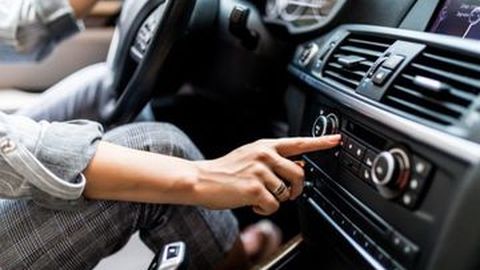 Mesin Mobil Bergetar Saat AC Menyala, Ini 3 Sumber Masalahnya