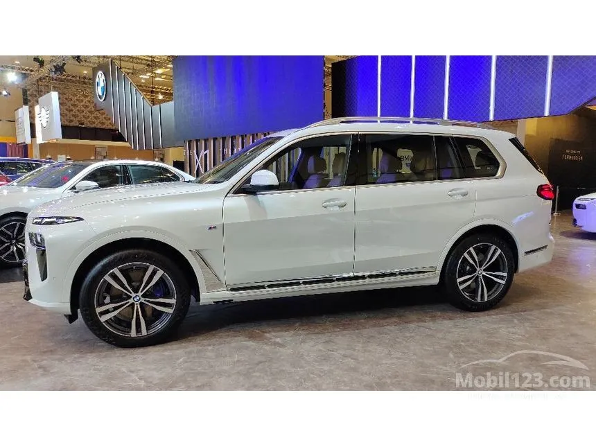Jual Mobil BMW X7 2024 xDrive40i M Sport 3.0 di DKI Jakarta Automatic Wagon Putih Rp 2.853.000.000