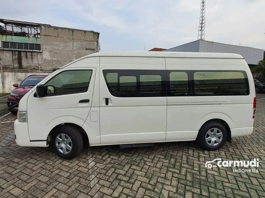 2024 Toyota Hiace Commuter Van Wagon