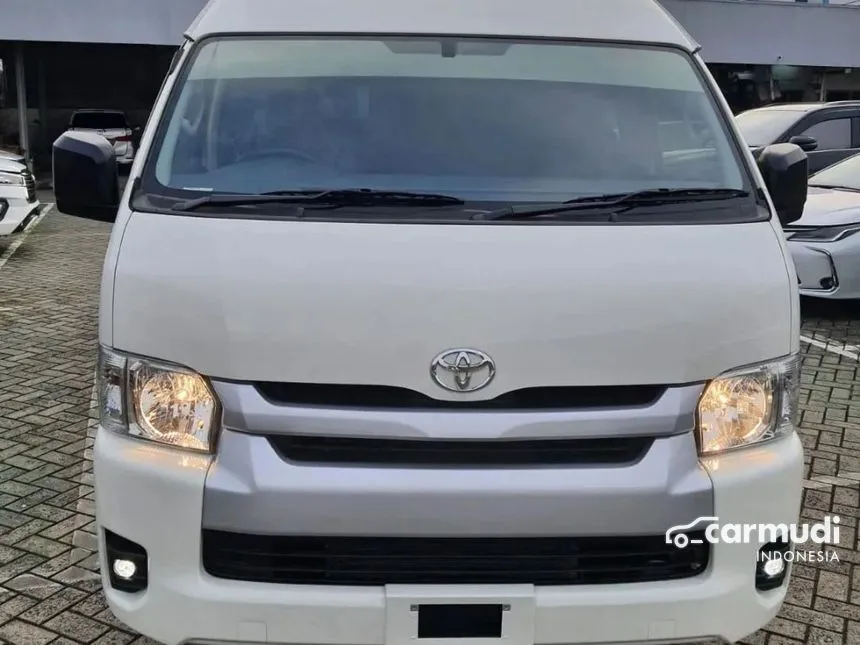 2024 Toyota Hiace Commuter Van Wagon