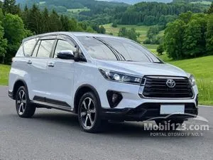 2022 Toyota Kijang Innova 2.4 Venturer MPV