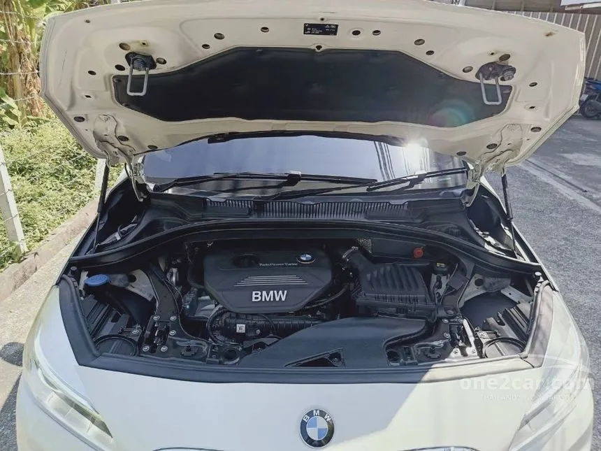 2016 BMW 218i Gran Tourer Hatchback