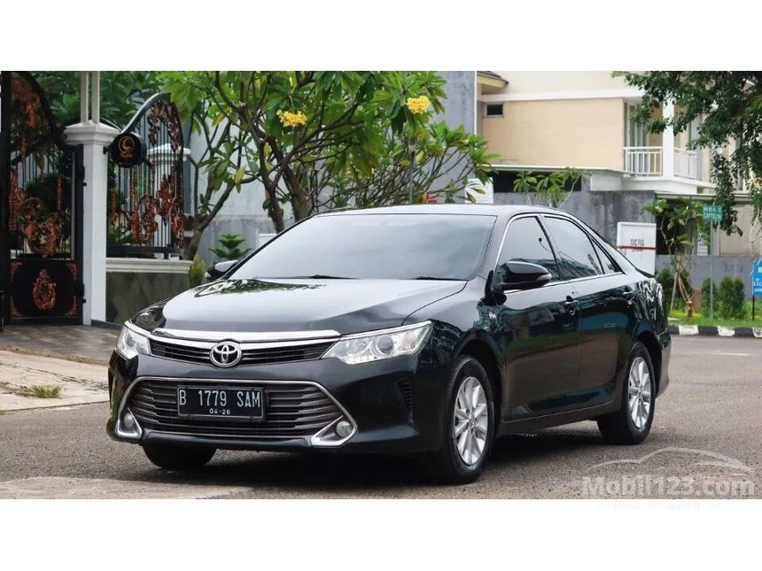 Jual Mobil Toyota Camry 2016 G 2.5 di Banten Automatic Sedan Hitam Rp 200.000.000