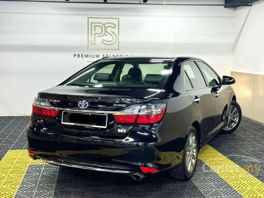 2017 Toyota Camry Hybrid Luxury Sedan