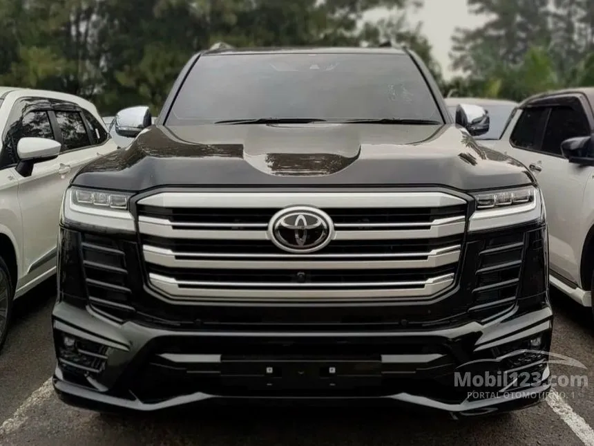 Jual Mobil Toyota Land Cruiser 2024 VX