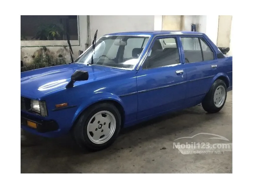 1981 Toyota Corolla KE70 Sedan