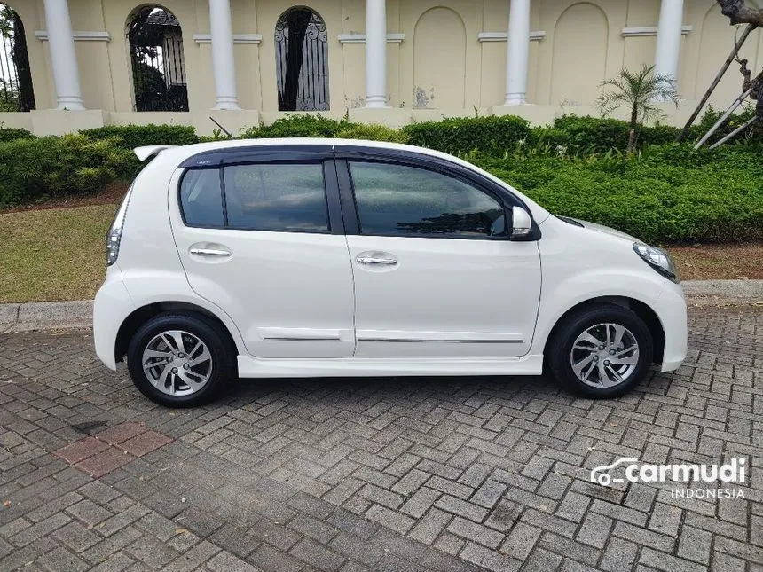 2016 Daihatsu Sirion D Sport Hatchback