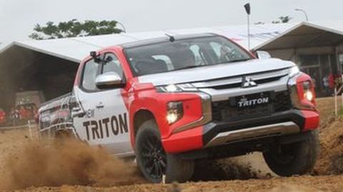 Mitsubishi Triton Terlalu Tangguh untuk Hilux, Navara dan D-Max