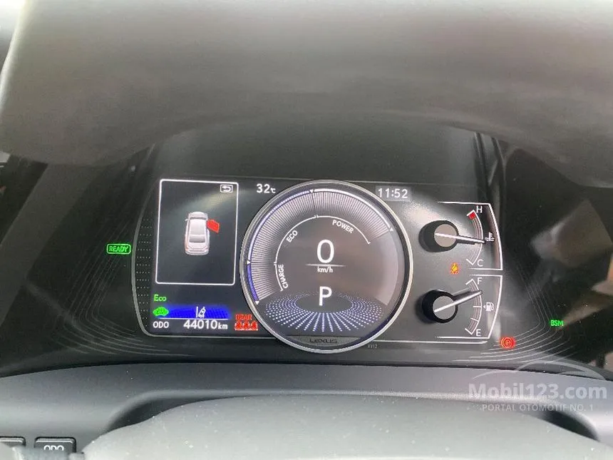 2022 Lexus ES 300h Ultra Luxury Sedan