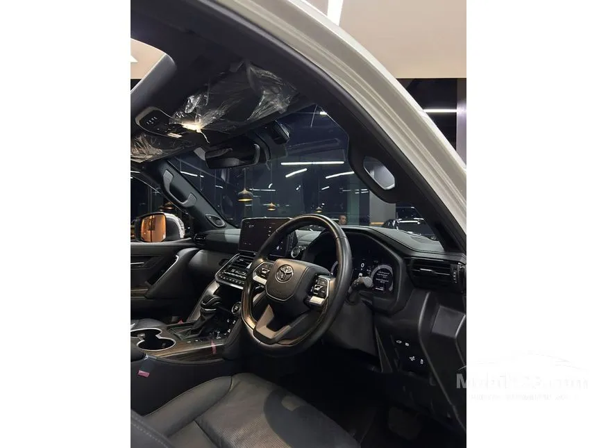 2024 Toyota Land Cruiser 300 VX-R SUV