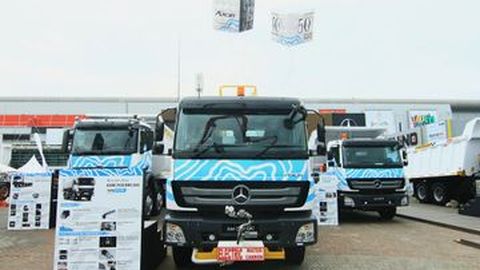 Karoseri Truk Mercedes-Benz Diawasi Lebih Ketat daripada Merek-merek Truk Lain