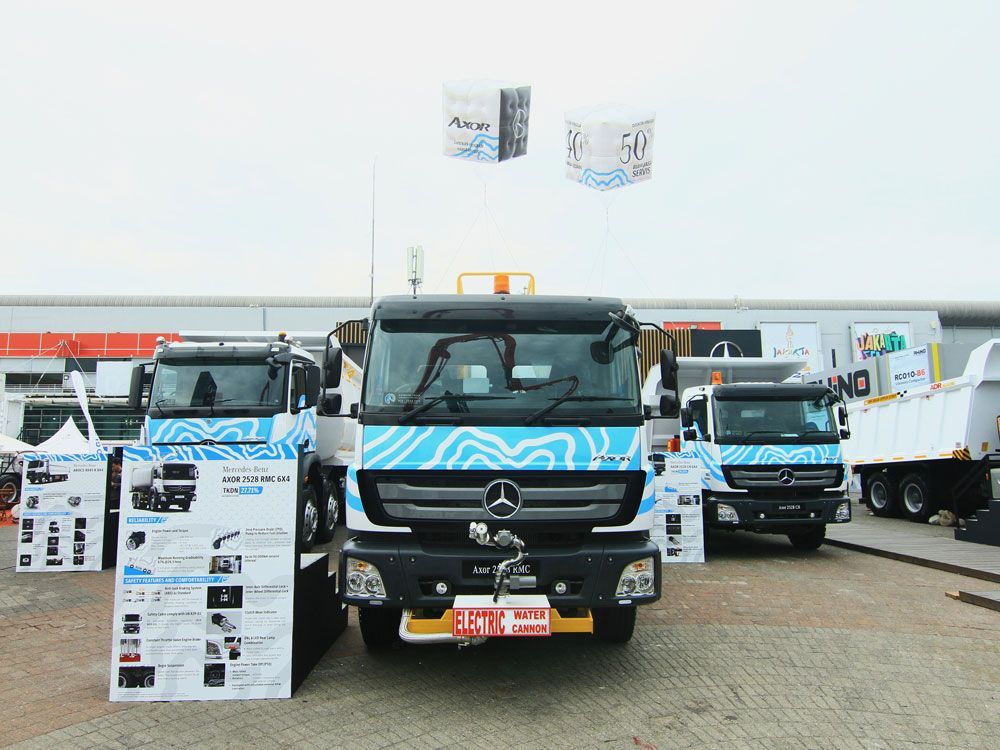 Karoseri Truk Mercedes-Benz Diawasi Lebih Ketat daripada Merek-merek Truk Lain