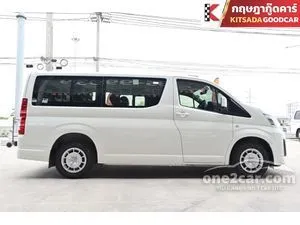 2022 Toyota HIACE 2.8 GL Van