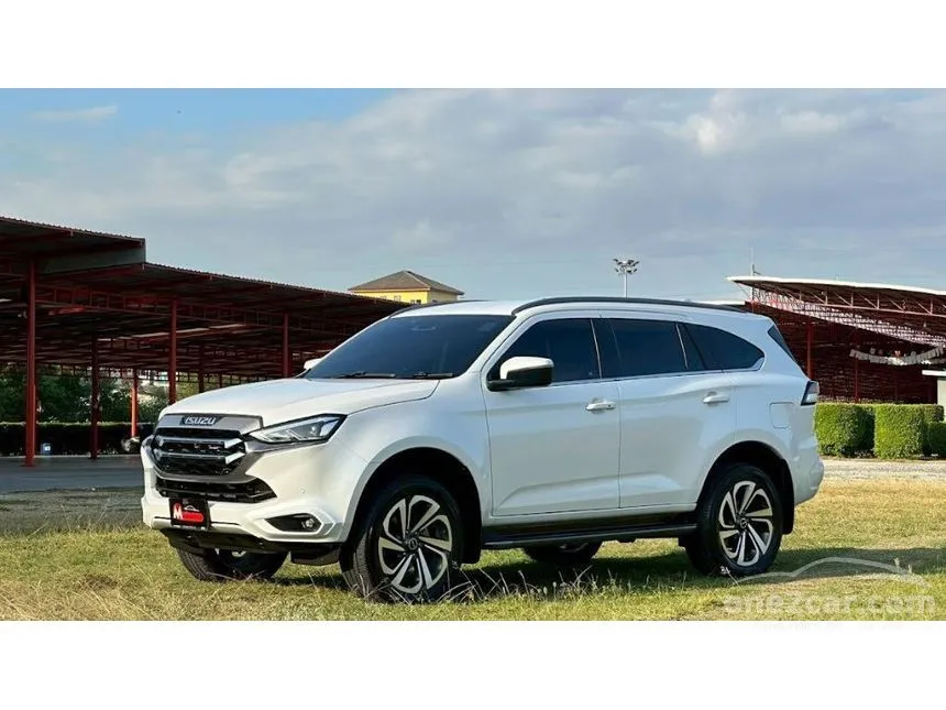 2022 Isuzu MU-X Ultimate SUV