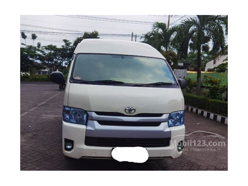 2018 Toyota Hiace High Grade Commuter Van