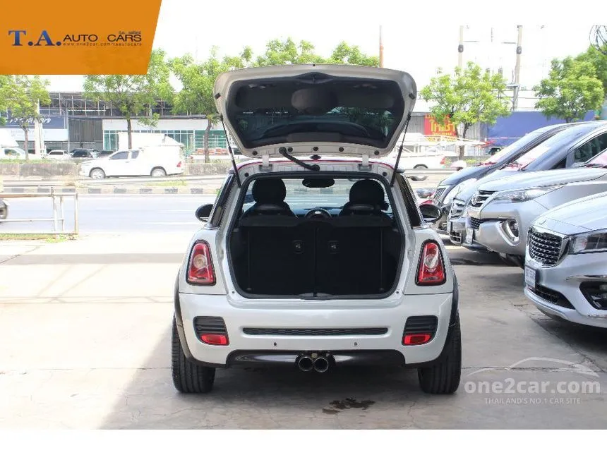 2011 Mini COOPER S Look 2 Hatchback