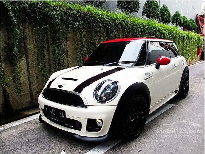 Jual Mobil  MINI  MINI  Cooper  S 2014 1 6 di Jawa Timur 