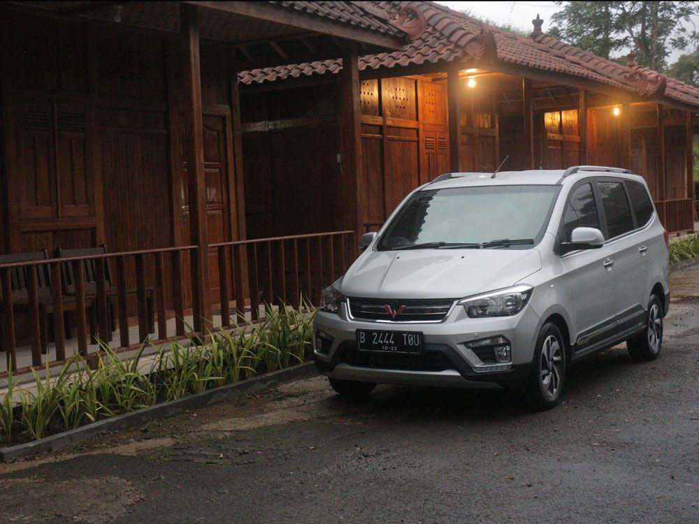 Wuling Amati Kemungkinan Jual Mobil Lebih Murah dari Confero