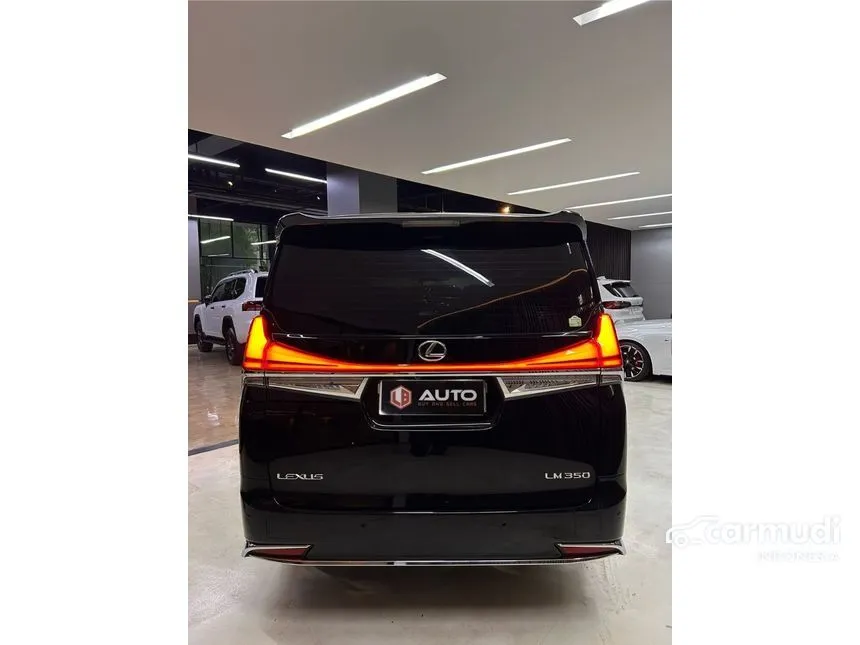 2022 Lexus LM 350 7 Seater MPV