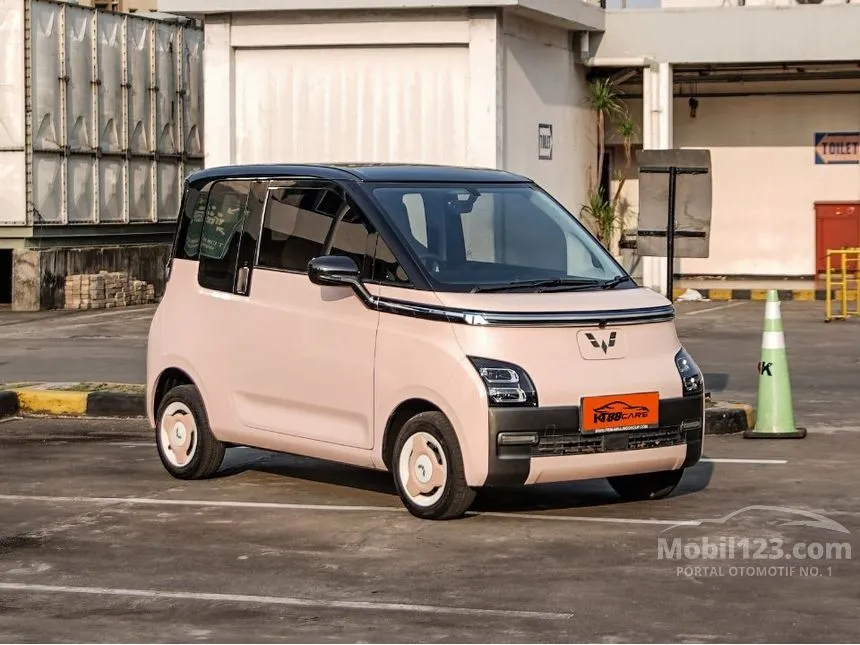 2023 Wuling Air EV Long Range + Charging Pile Hatchback