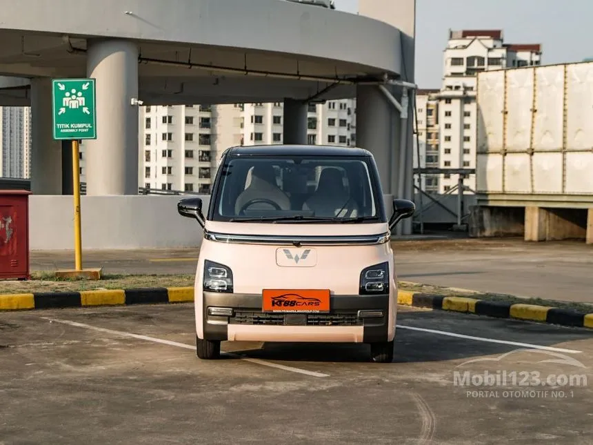 2023 Wuling Air EV Long Range + Charging Pile Hatchback