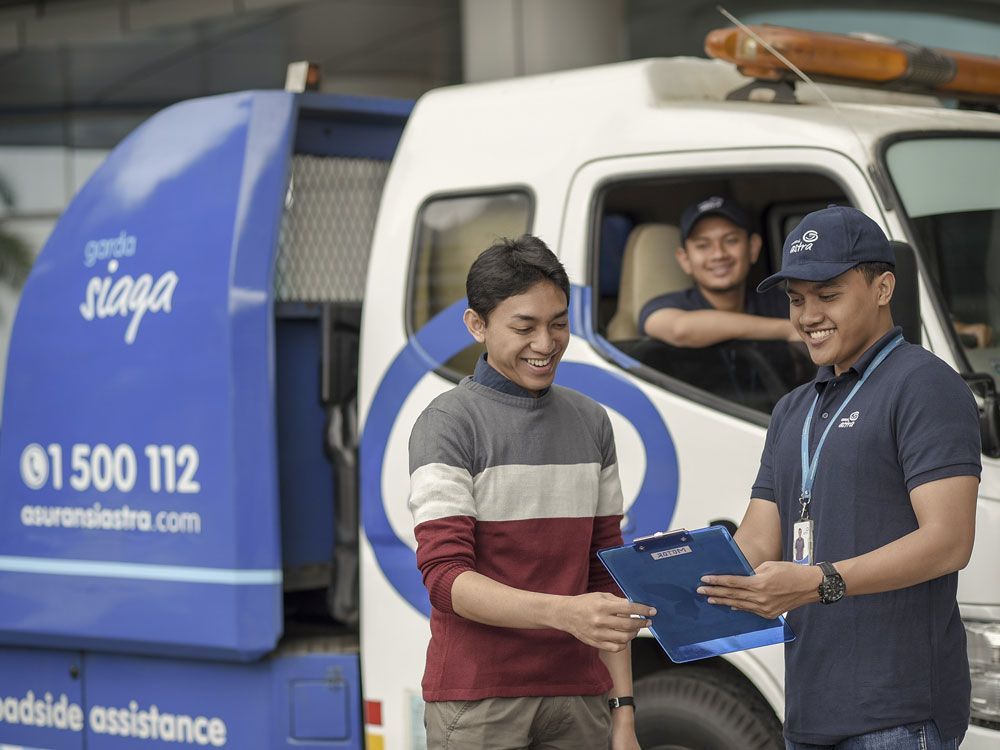Tips Berkendara Musim Hujan dari Asuransi Astra