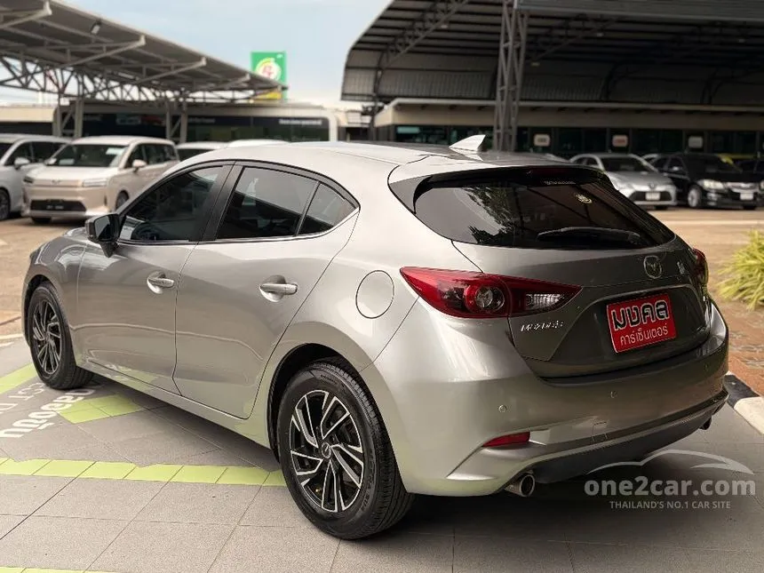 2017 Mazda 3 S Sports Hatchback