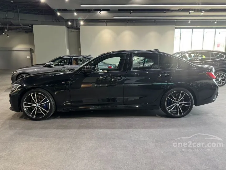 2021 BMW 330e M Sport Sedan