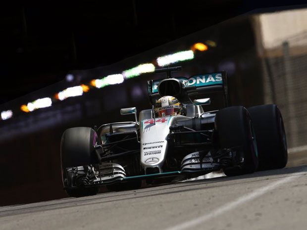 Hamilton Kuasai F1 Monaco, Rio Paling Belakang