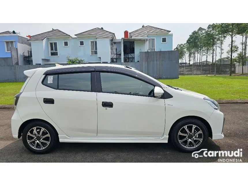 2021 Daihatsu Ayla R Hatchback