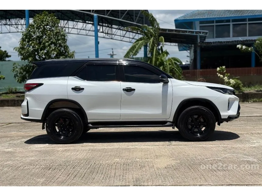 2023 Toyota FORTUNER Leader V SUV