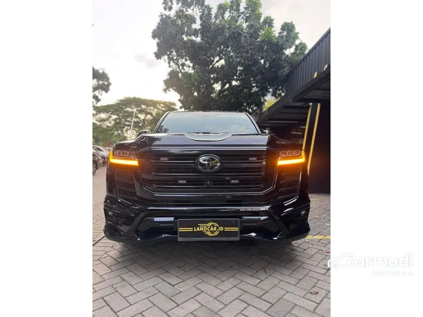 2021 Toyota Land Cruiser VX-R 70th Anniversary SUV