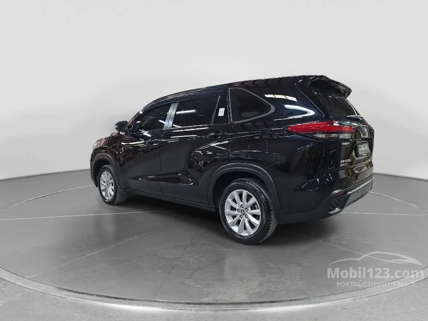 2022 Toyota Kijang Innova Zenix V (Non Premium Color) MPV