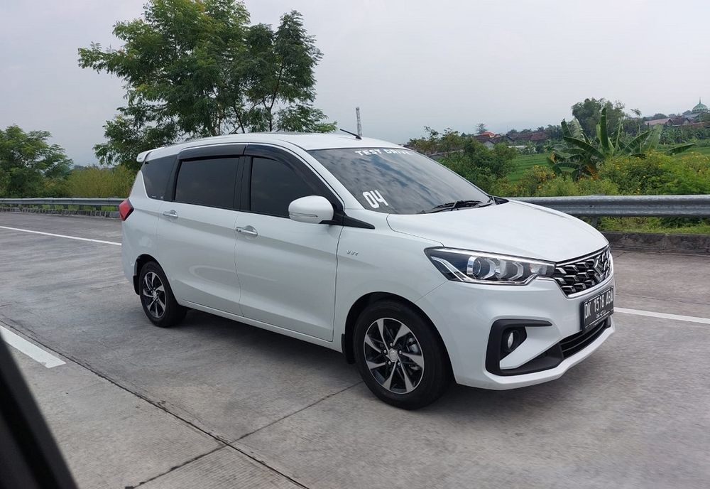 Konsumsi BBM Suzuki Ertiga Hybrid Sentuh 34,2 Km per Liter