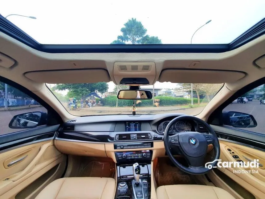 2012 BMW 520i Luxury Sedan