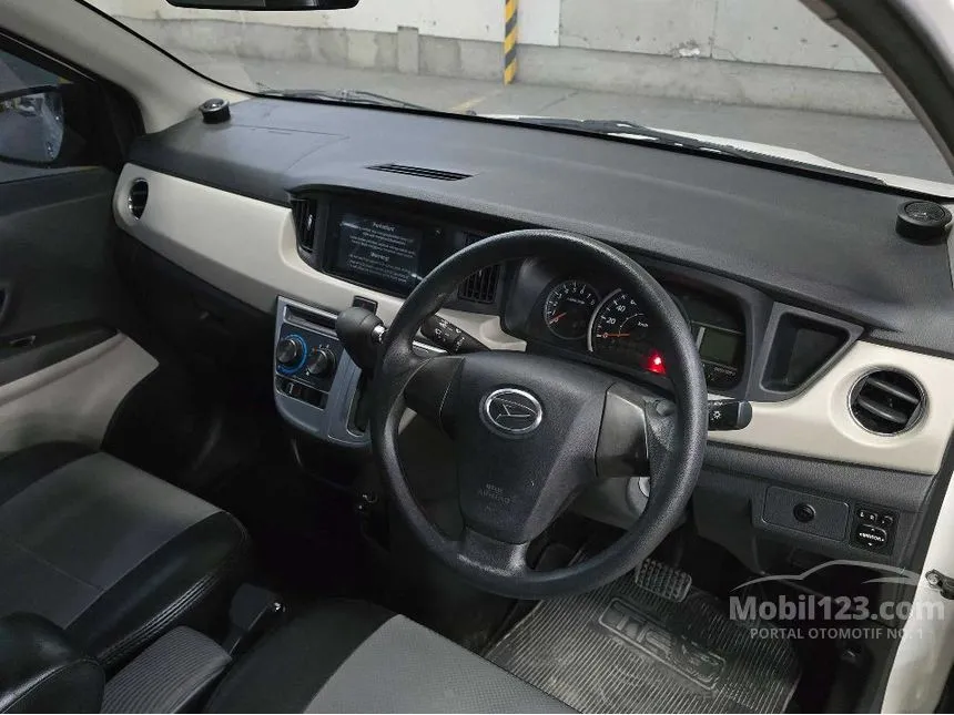 2019 Daihatsu Sigra R Deluxe MPV