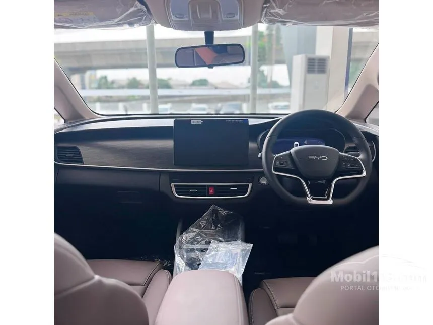 2026 BYD M6 DM-i Cross Advanced PHEV MPV