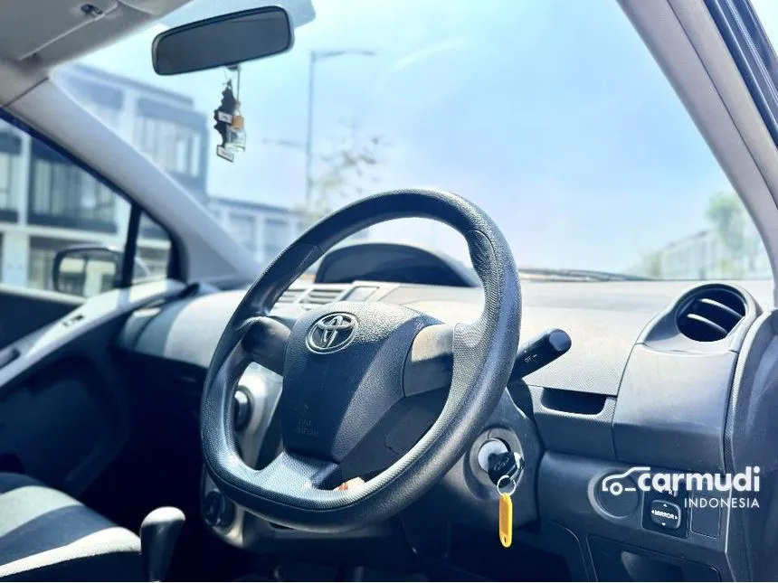 2013 Toyota Yaris E Hatchback