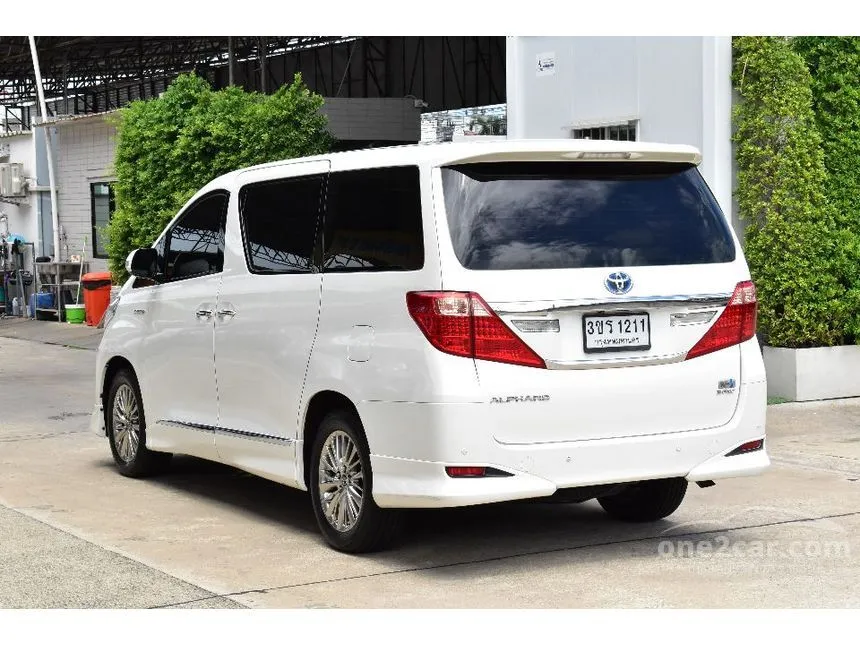 2013 Toyota Alphard HV Van