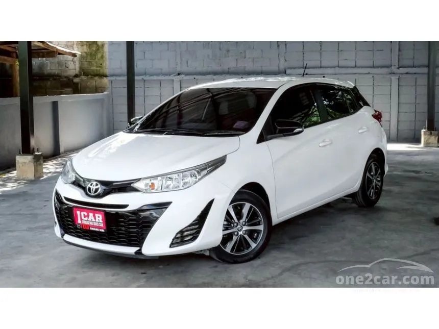 2020 Toyota YARIS Mid Hatchback