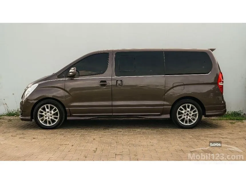 2016 Hyundai H-1 Royale Next Generation MPV