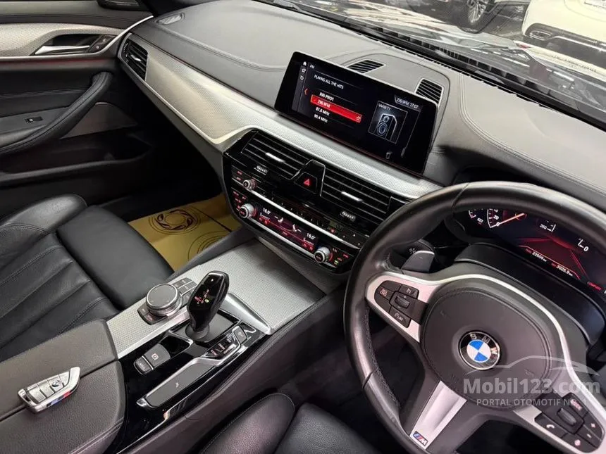 2019 BMW 530i M Sport Sedan