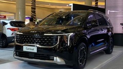 Kia Carnival Facelift Meluncur, Harganya Tembus Rp1,1 Miliar