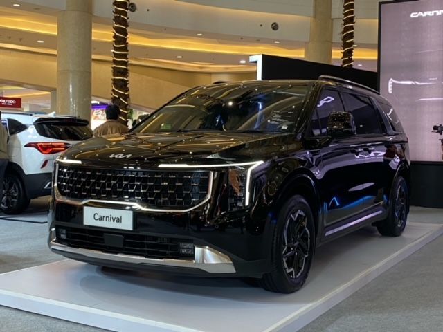 Kia Carnival Facelift Meluncur, Harganya Tembus Rp1,1 Miliar