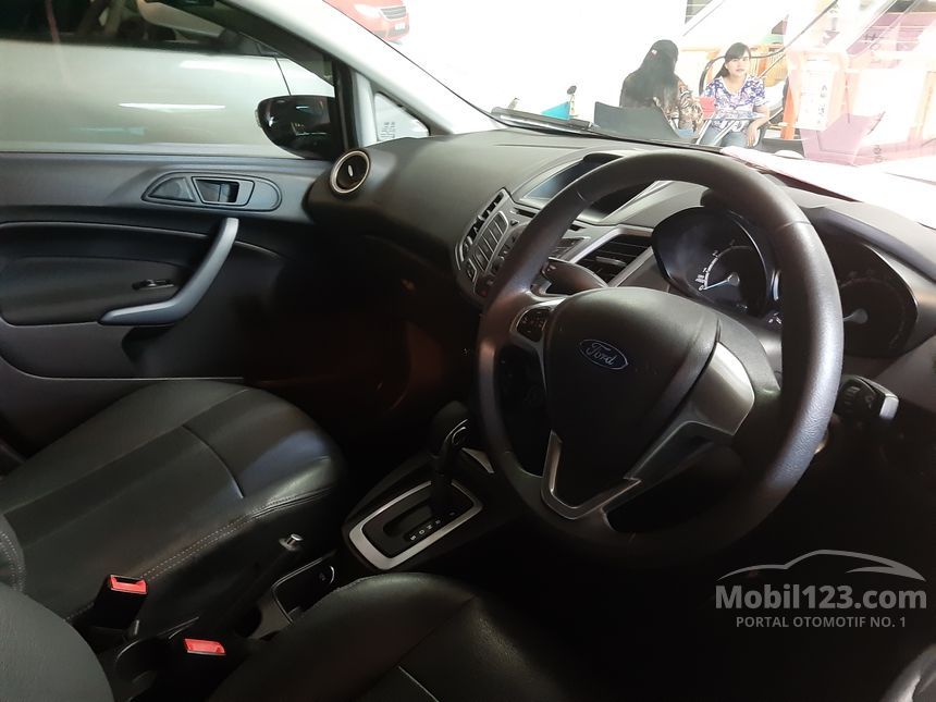 Jual Mobil Ford Fiesta 2013 Trend 1.5 di Jawa Timur 